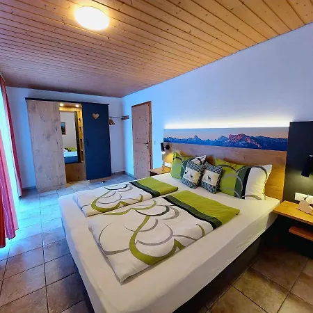 Farm stay Gaestehaus Schmuckenhof